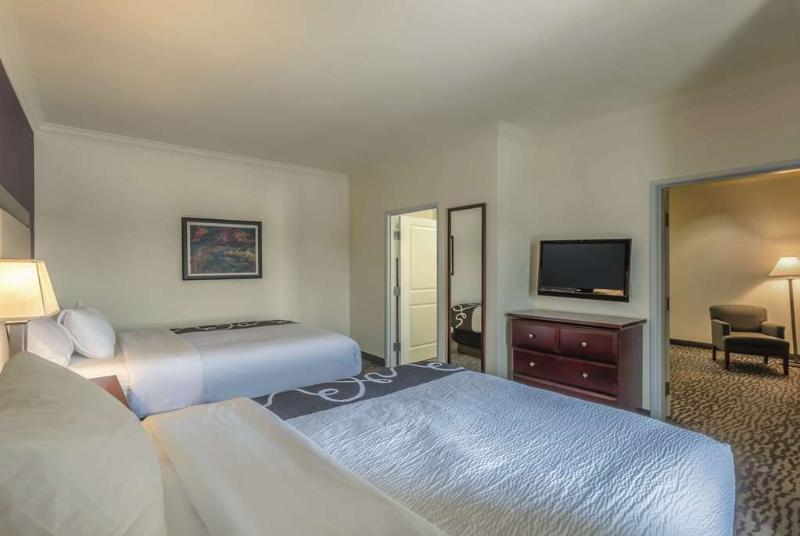 La Quinta Inn & Suites By Wyndham Loveland Estes Park Лавленд Экстерьер фото